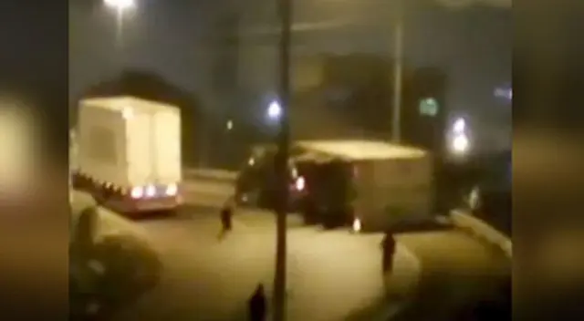 Saquean camión en El Agustino. Saquean camión en El Agustino.