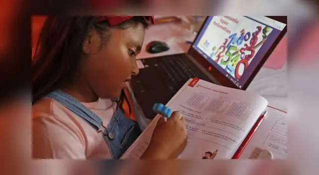 En el Perú ya se encuentran disponibles plataformas educativas como Estela y Santillana Digital que cumplen con todas las exigencias del Currículo Nacional.
