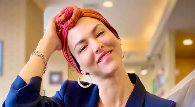 Anahí de Cárdenas canta uno de sus temas favoritos. Anahí de Cárdenas canta uno de sus temas favoritos.