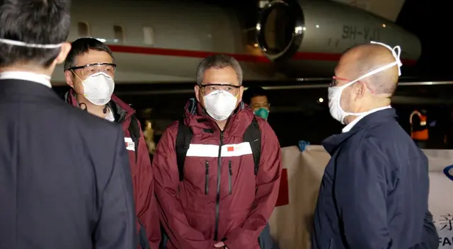 Ministro Zamdora conversa con los médicos de China sobre el coronavirus.