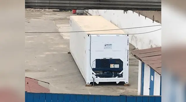 Container con cadáveres del hospital Almenara Container con cadáveres del hospital Almenara