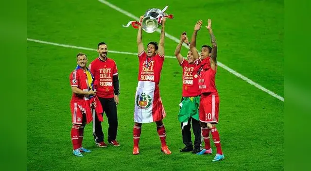 Pizarro cuando ganó la Champions con Bayern. Pizarro cuando ganó la Champions con Bayern.