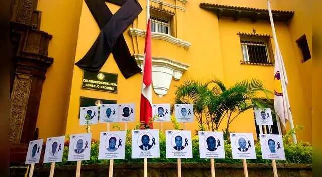 El público en general podrá acercarse y rendirle un homenaje en agradecimiento a estos grandes seres humanos, que dieron la vida por nosotros en la lucha contra el Covid-19. El público en general podrá acercarse y rendirle un homenaje en agradecimiento a estos grandes seres humanos, que dieron la vida por nosotros en la lucha contra el Covid-19.