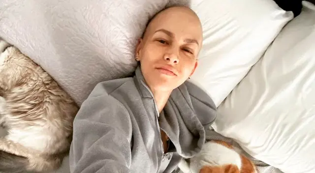 Anahí de Cárdenas tuvo su última quimioterapia contra el cáncer. Anahí de Cárdenas tuvo su última quimioterapia contra el cáncer.