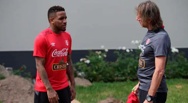 Gareca mandó fuerzas a Farfán. Gareca mandó fuerzas a Farfán.