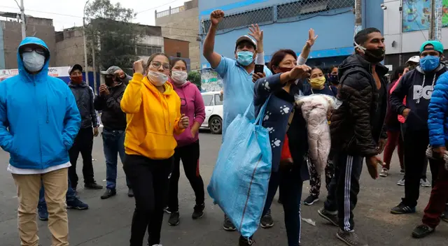 Ambulantes informales de Gamarra protestaron esta mañana. Ambulantes informales de Gamarra protestaron esta mañana.