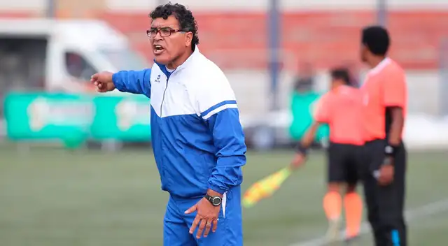 Miguelón Miranda recuerda su paso por el fútbol asiático. Recuerda haber visto alacranes tostados y hormigas.