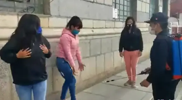 El bochornoso video fue compartido en Facebook volviéndose viral.