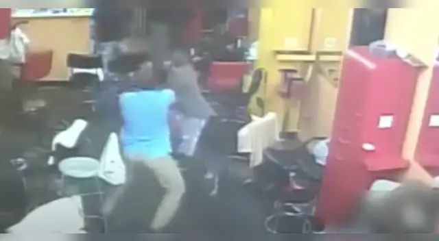 La osadía del hombre se volvió viral en las redes sociales. La osadía del hombre se volvió viral en las redes sociales.