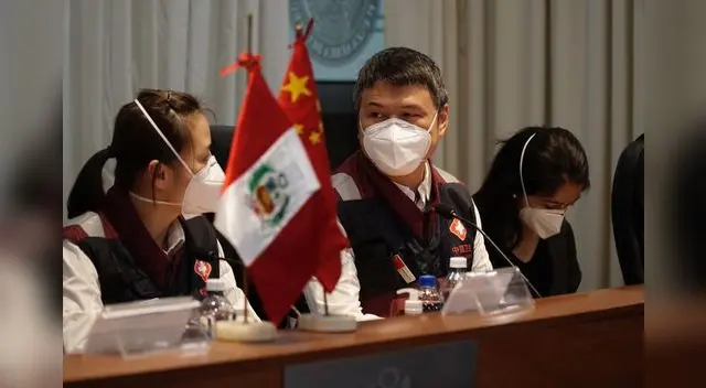 Expertos chinos se reunieron con el comando COVID-19