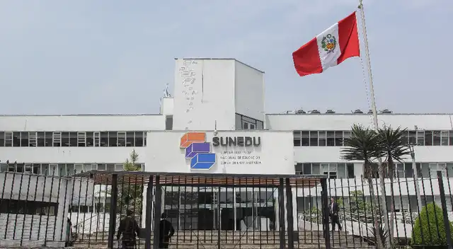 Sunedu amplía por tres años más el plazo de cese de universidades con licencia denegada. Sunedu amplía por tres años más el plazo de cese de universidades con licencia denegada.