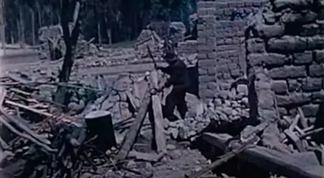 Ciudadano de Áncash en escombros