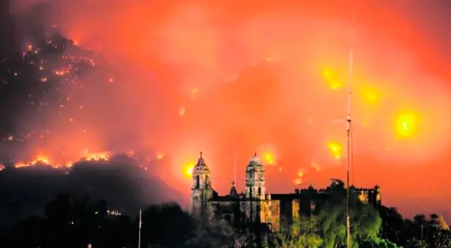 Incendio en bosque de Tepoztlán, Morelos, en México.