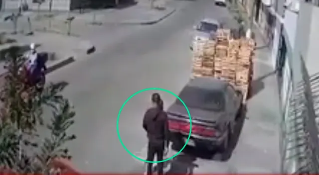 Robo a plena luz del día. Robo a plena luz del día.