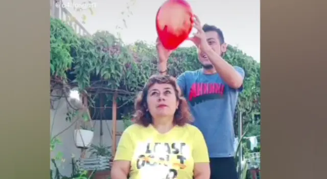 El cómico video causó sensación en las redes sociales.