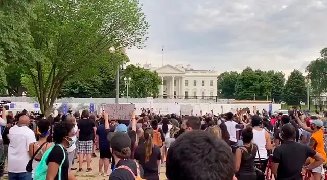 Protestas frente a la Casa Blanca. Protestas frente a la Casa Blanca.