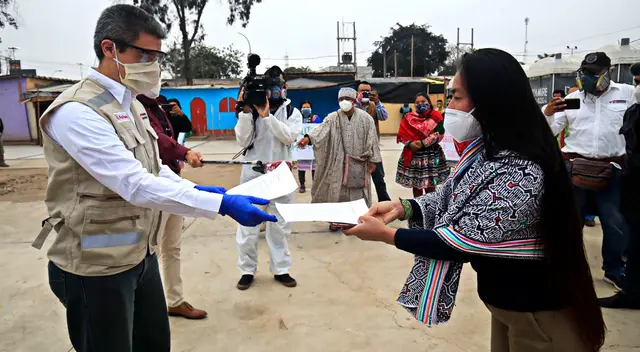 Titular del MINCUL, llegó hasta la comunidad Shipibo-Konibo de Cantagallo para dialogar con sus dirigentes y ver sus necesidades.