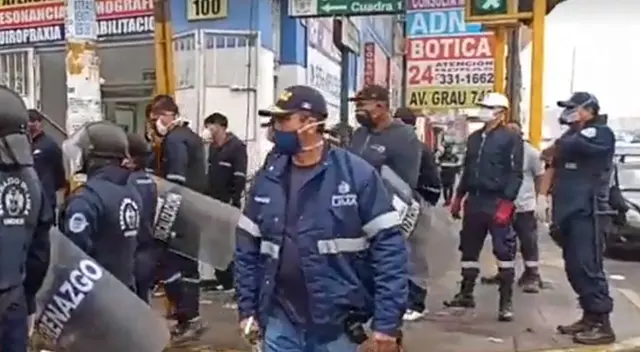 Comercio ambulatorio en La Victoria.