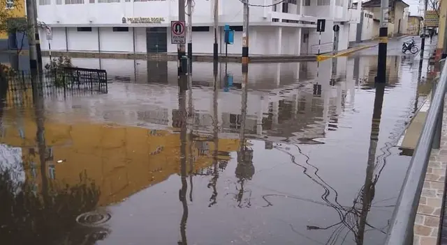 Fuerte lluvia en Piura.