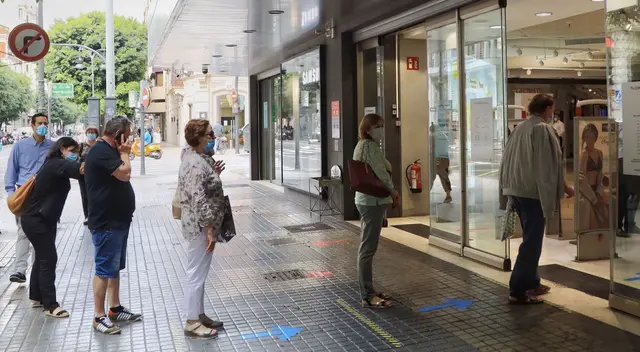 España no suma ningún fallecido por segundo día consecutivo y registra un aumento en los contagios. España no suma ningún fallecido por segundo día consecutivo y registra un aumento en los contagios.