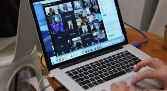 Clase virtual se hizo viral en las redes sociales por insólito hecho.