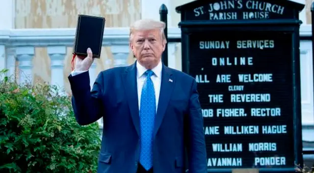 Donald Trump visitó la iglesia de Saint John. Donald Trump visitó la iglesia de Saint John.
