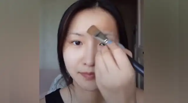 La joven tuvo radical cambio con ayuda de la magia del maquillaje.