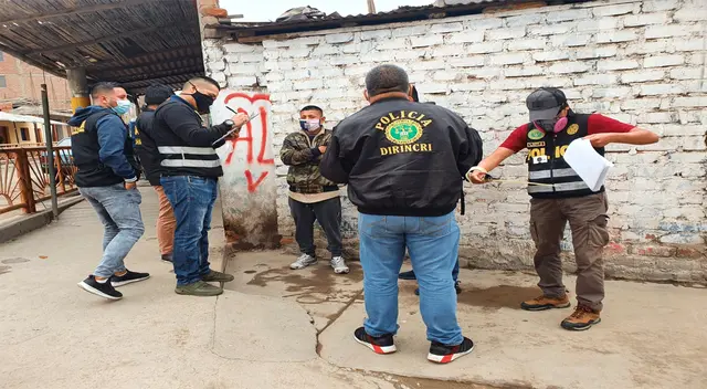 La PNP en plena intervención La PNP en plena intervención