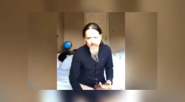 La bochornosa escena fue compartida en las redes sociales.