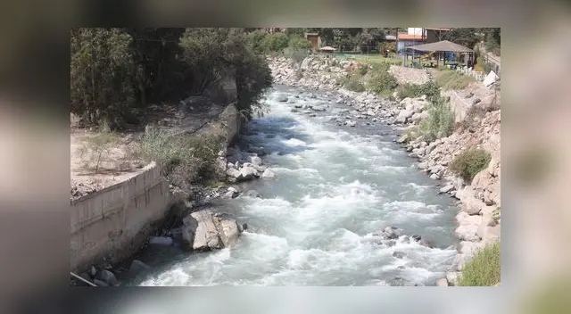 El el río Rimac es invadido por  traficantes de terreno