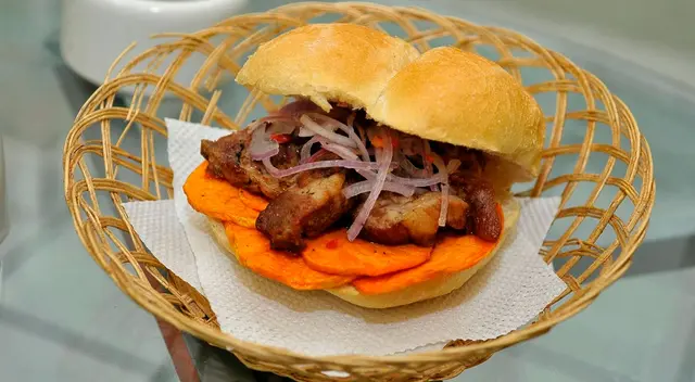 Youtuber peruano te enseña a preparar de manera sencilla el pan con chicharron