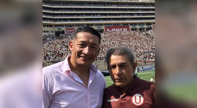 Carlos Galván junto al maestro Héctor Chumpitaz