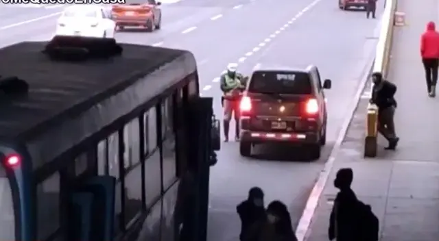 Muchos de estos vehículos no respetaban el distanciamiento social correspondiente.