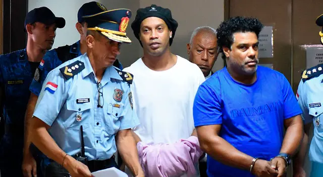 Ronaldinho está detenido en Paraguay desde el mes de marzo. Ronaldinho está detenido en Paraguay desde el mes de marzo.