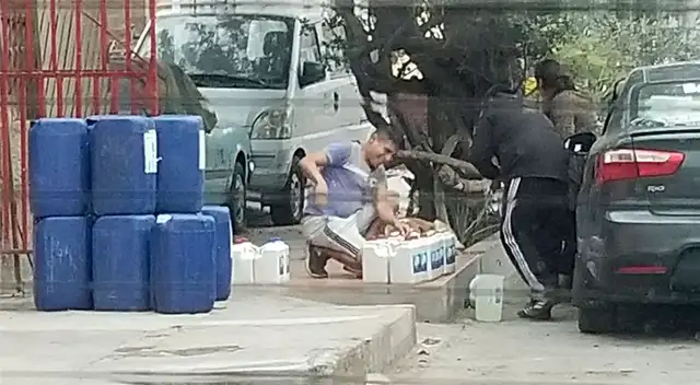 capturan a sujeto que adulteraba lejía en la vía pública capturan a sujeto que adulteraba lejía en la vía pública