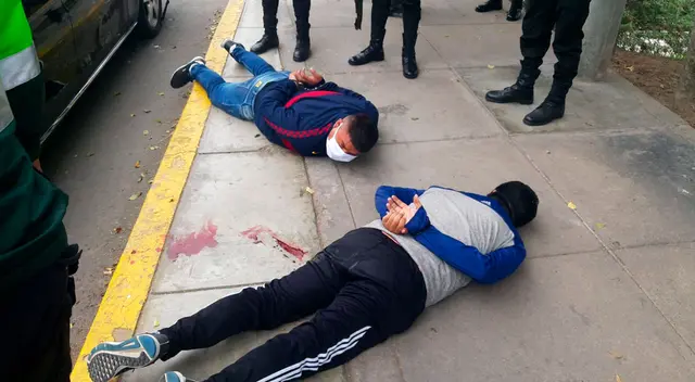 Dos de los 3 heridos han sido traslados a la clínica San Pablo para atender los impactos de bala que recibieron durante la persecución. Dos de los 3 heridos han sido traslados a la clínica San Pablo para atender los impactos de bala que recibieron durante la persecución.