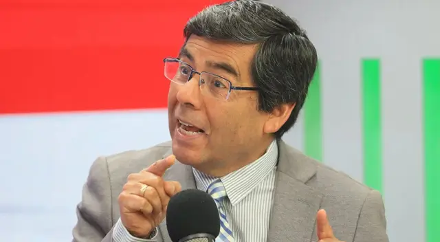 Delgado se mostró bastante indignado con las clínicas particulares.