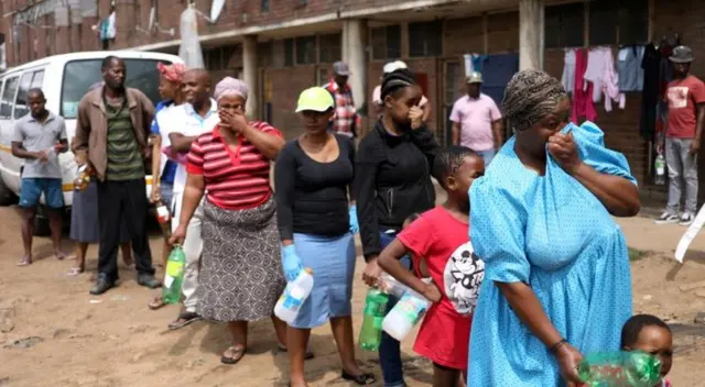 África registra más de 200 mil casos y 2 mil 600 muertes por coronavirus. África registra más de 200 mil casos y 2 mil 600 muertes por coronavirus.