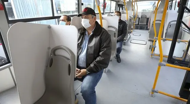 Proponen que asientos de corredores sean separados por una barrera. Proponen que asientos de corredores sean separados por una barrera.