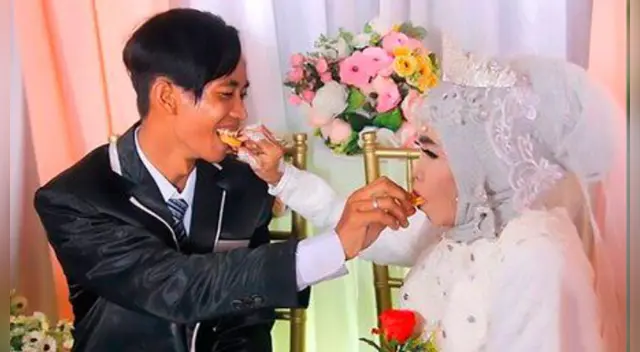 La historia de amor de la inusual pareja ha conmocionado Indonesia. La historia de amor de la inusual pareja ha conmocionado Indonesia.