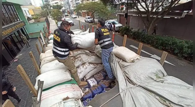Cargamento estaba planeado ser llevado al VRAEM. Cargamento estaba planeado ser llevado al VRAEM.