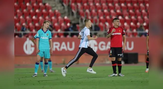El joven ingresó con la camiseta de Argentina