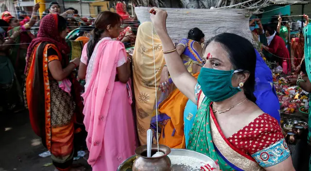 En las ceremonia de oración hay cantos, alabanzas y rezos en honor a la nueva dios coronavirus. En las ceremonia de oración hay cantos, alabanzas y rezos en honor a la nueva dios coronavirus.