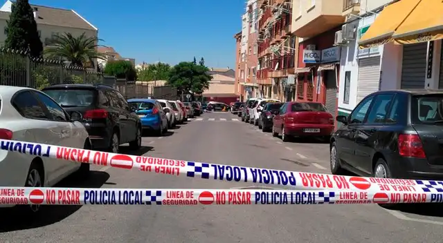 Hombre mata su esposa e hijos para luego suicidarse lanzándose por la ventana Hombre mata su esposa e hijos para luego suicidarse lanzándose por la ventana