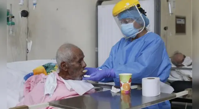 La directora del Hospital Dos de Mayo resaltó los casos de personas vulnerables que han logrado vencer al COVID-19.