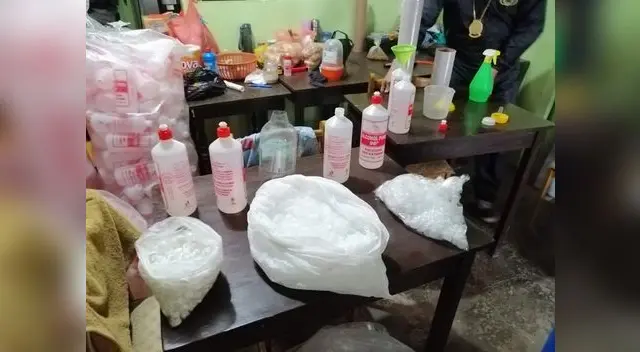 Las botellas de alcohol medicinal no tenian registro sanitario. Las botellas de alcohol medicinal no tenian registro sanitario.