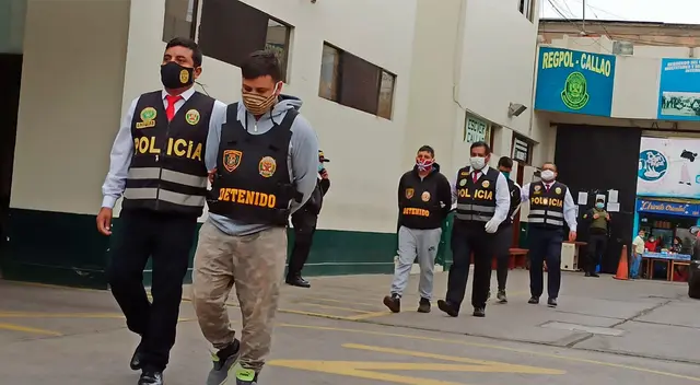 Ambos sujetos utilizaban una combi como medio de transporte para llevar marihuana.