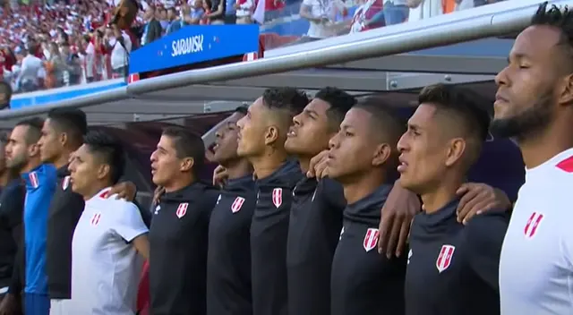 Equipo de Ricardo Gareca cantó a viva voz el Himno Nacional.