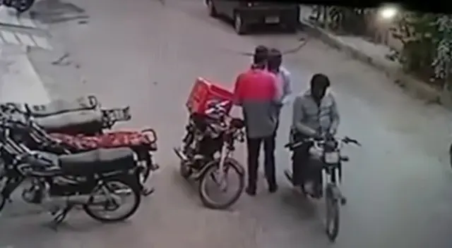 Una cámara de seguridad captó el hecho. Una cámara de seguridad captó el hecho.