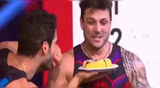 Nicola Porcella fue víctima de una broma en Guerreros 2020 debido a que actualmente pesa 100 kilos, y le han pedido someterse a una dieta estricta. Nicola Porcella fue víctima de una broma en Guerreros 2020 debido a que actualmente pesa 100 kilos, y le han pedido someterse a una dieta estricta.